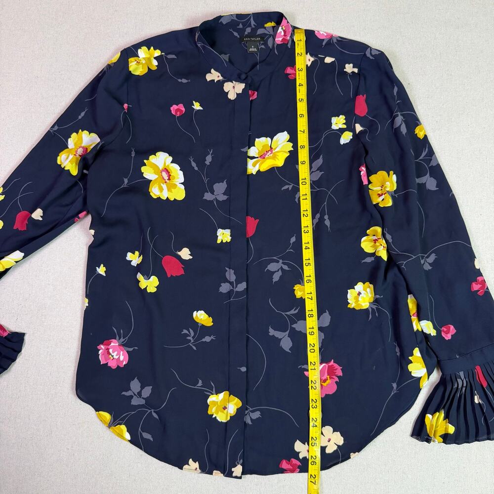 Ann Taylor Navy Floral Blouse Pleated Bell Sleeve Women's M Button Up Career Top - Picture 6 of 13